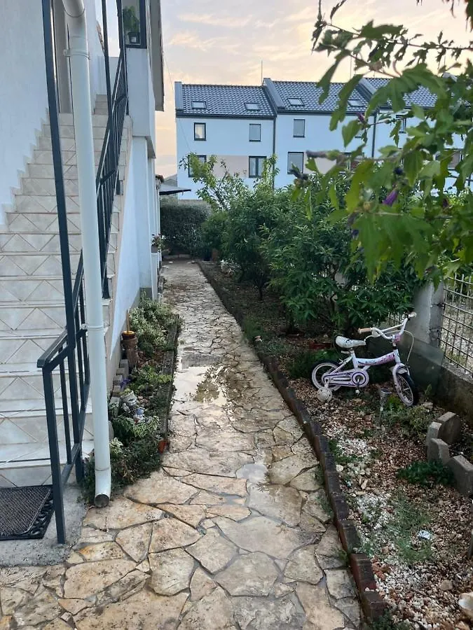 Apartmani Lastro Trogir 0*,